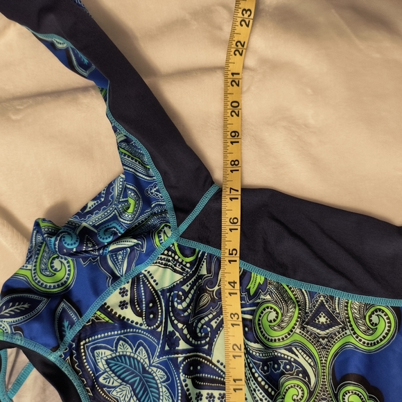 Athleta Blue Print Long Sleeve Athletic Top Thumb Holes Size XS swim top - Picture 9 of 10